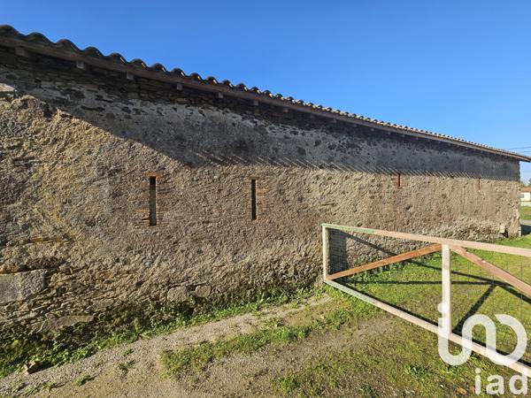 Maison à vendre 3 pièces 365 m² Montréverd