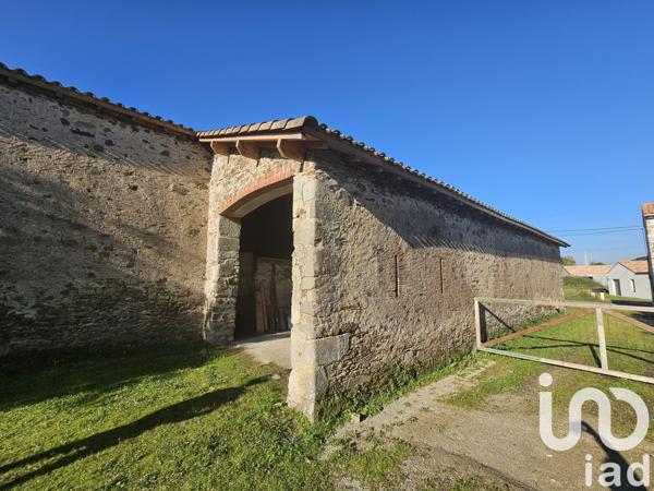 Maison à vendre 3 pièces 365 m² Montréverd