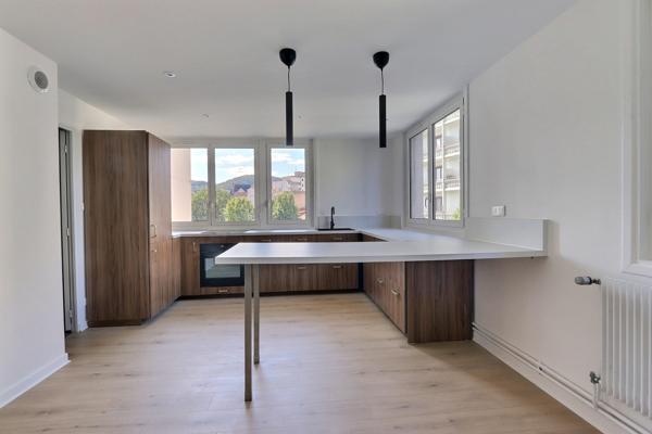 CLERMONT-FERRANS à proximité du centre ville bel appartement ne trés bon état