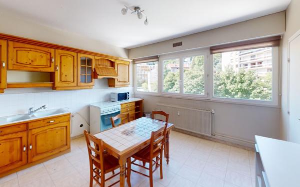 Appartement à vendre    4 pièces • 94,79 m2 Saint-Étienne