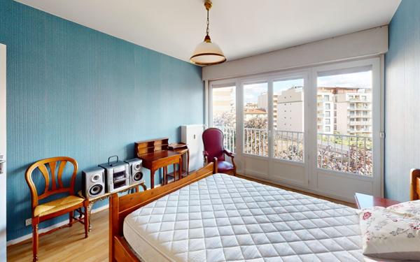 Appartement à vendre    4 pièces • 94,79 m2 Saint-Étienne