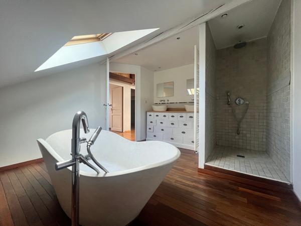 Ancienne ferme rénovée de 123 m2 sur un terrain clos de 25 ares