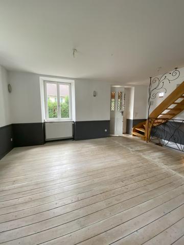 Ancienne ferme rénovée de 123 m2 sur un terrain clos de 25 ares