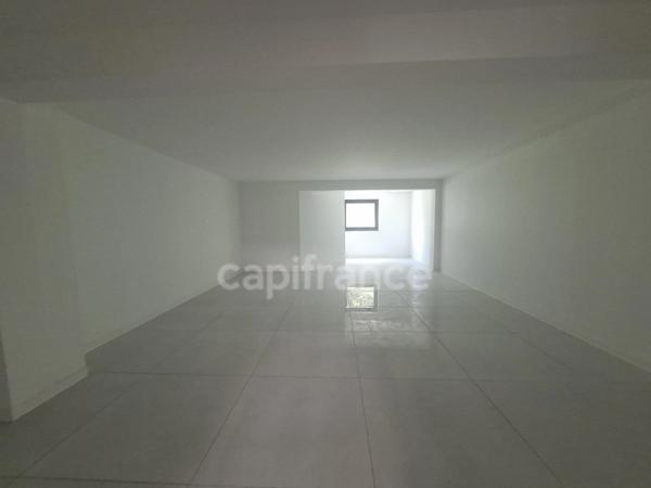 A Louer - Local professionnel de 46m² - Fort de France Zone Franche de Dillon