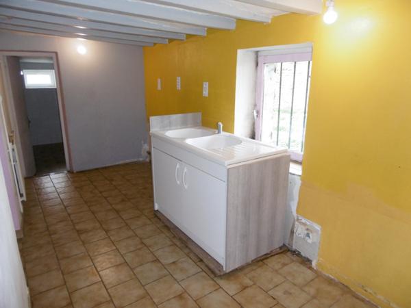 Maison 2 ch Plain-pied Campagne Sans vis à vis Dépendances 1850 m2 de terrain