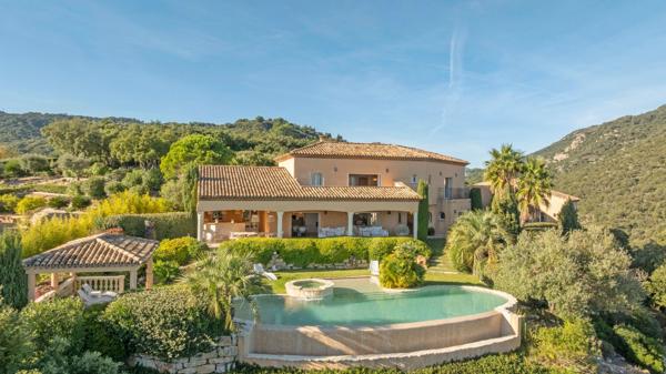 Vente Maison de maître Grimaud 12 Pièces 464 m²