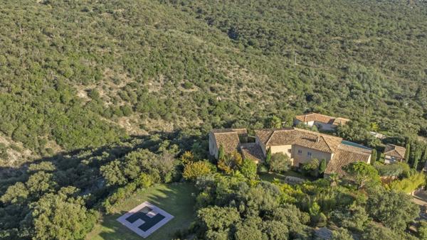 Vente Maison de maître Grimaud 12 Pièces 464 m²