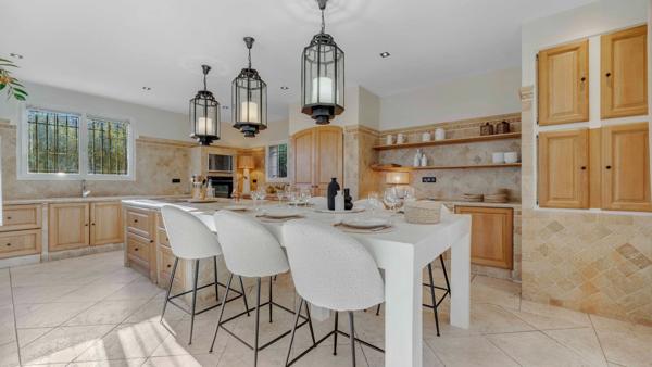 Vente Maison de maître Grimaud 12 Pièces 464 m²