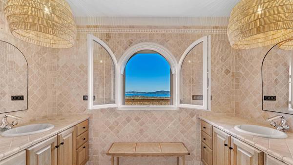 Vente Maison de maître Grimaud 12 Pièces 464 m²