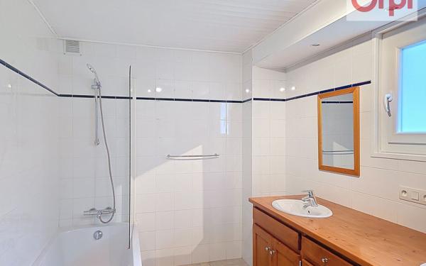 Maison à vendre    4 pièces •  Monnetier-Mornex