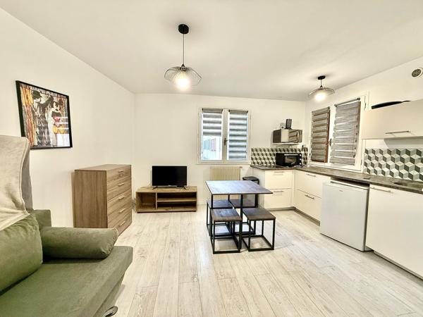 Marseille (13005) À LOUER - Studio meublé avec jardin commun - 13005 Marseille