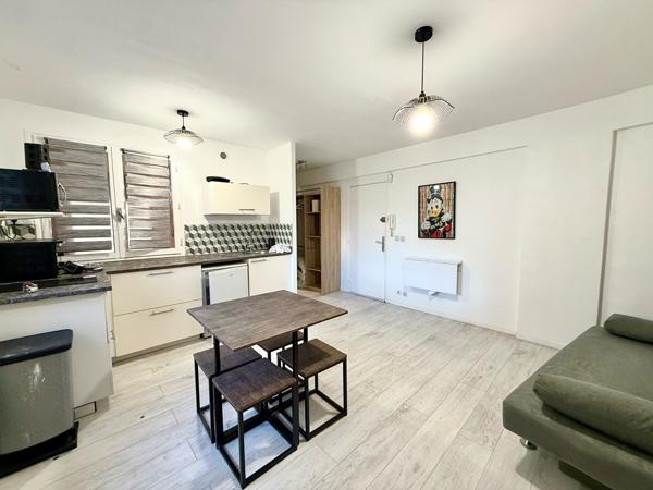 Marseille (13005) À LOUER - Studio meublé avec jardin commun - 13005 Marseille