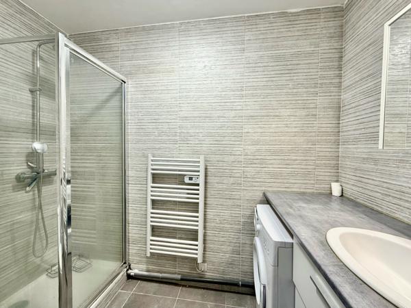 Marseille (13005) À LOUER - Studio meublé avec jardin commun - 13005 Marseille