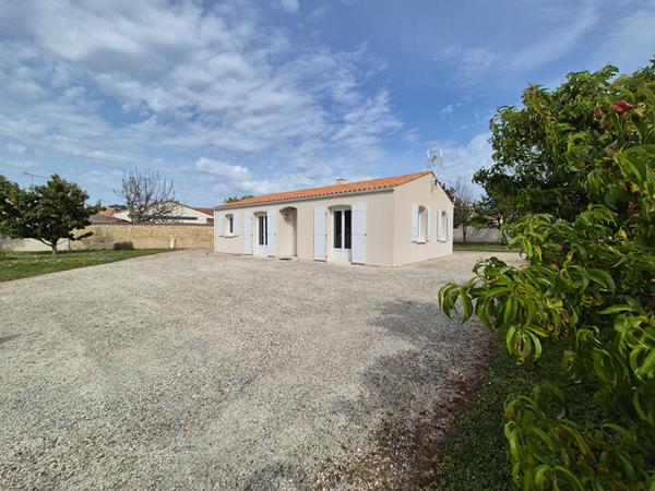 Maison Surgeres 3 pièce(s) 
