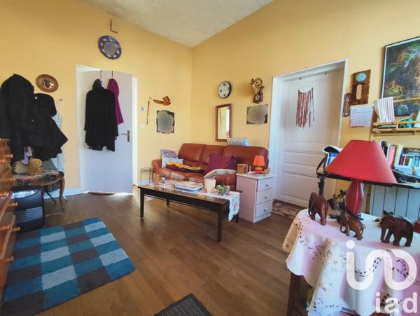 Maison 3 pièces de 47 m² à Roumazières-Loubert (16270)