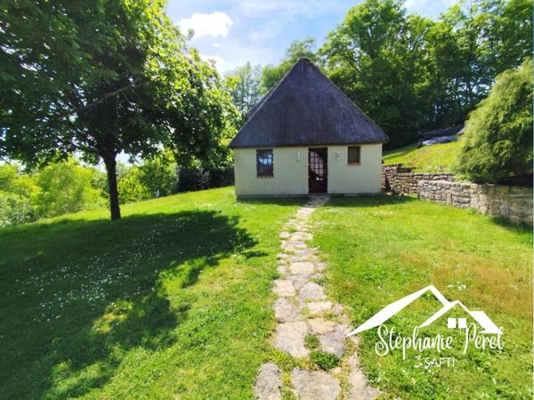 Maison de charme avec toit en chaume à Peyrelevade – Équipements de qualité et cadre idyllique !