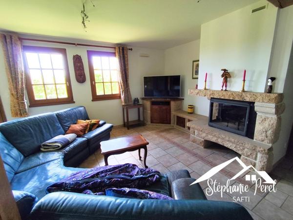 Maison de charme avec toit en chaume à Peyrelevade – Équipements de qualité et cadre idyllique !