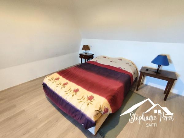 Maison de charme avec toit en chaume à Peyrelevade – Équipements de qualité et cadre idyllique !