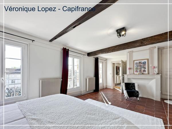 Agen quartier Préfecture, élégante demeure du XIXe siècle de 292 m² avec ascenseur, jardin, garage et piscine.