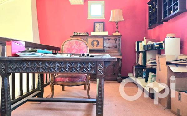 Maison à vendre    11 pièces •  Saint-Martin-de-Crau