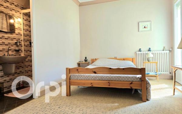 Maison à vendre    11 pièces •  Saint-Martin-de-Crau