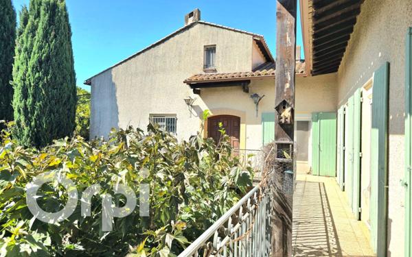 Maison à vendre    11 pièces •  Saint-Martin-de-Crau