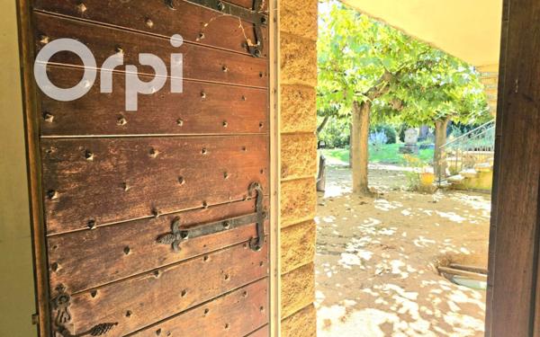 Maison à vendre    11 pièces •  Saint-Martin-de-Crau