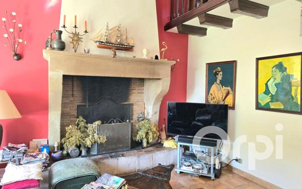 Maison à vendre    11 pièces •  Saint-Martin-de-Crau