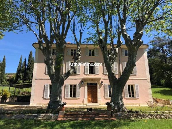 Vente Maison 15 pièces 383 m2 à Aups