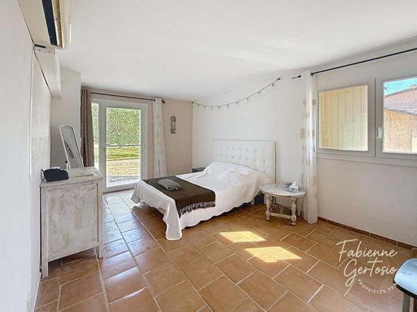 Gonfaron, superbe domaine de caractère à 35km de Saint-tropez