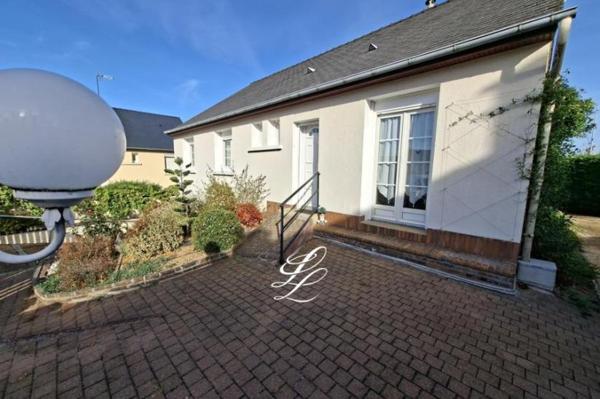 Vente - Maison 5 pièces 96 m 2 SABLE SUR SARTHE (72300)