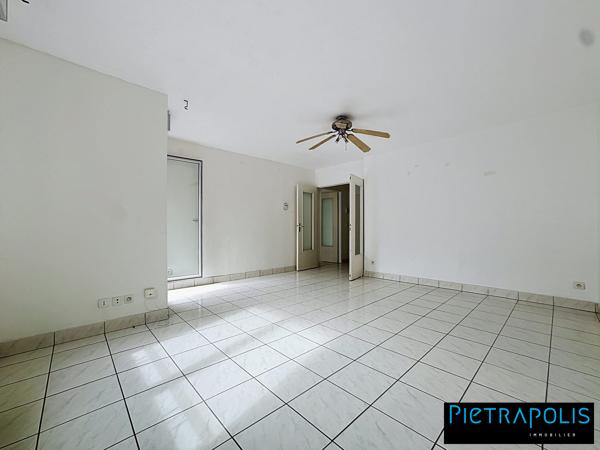 Appartement T3 de 79m2 traversant avec 2 balcons et plase de parking en sous-sol