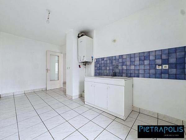 Appartement T3 de 79m2 traversant avec 2 balcons et plase de parking en sous-sol