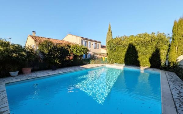 Maison à vendre    7 pièces •  Avignon