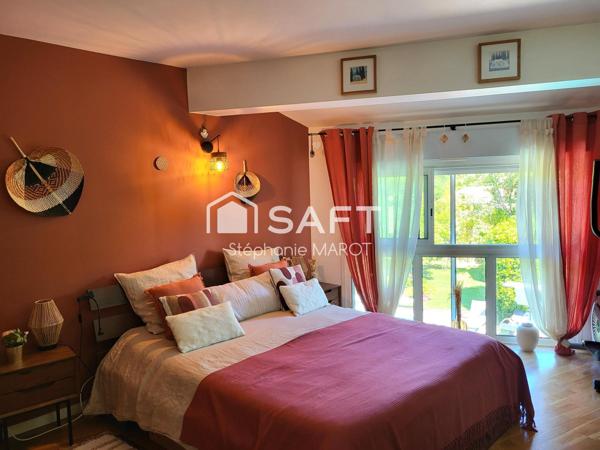 Havre de paix avec piscine et garage à Pessac-Sardine