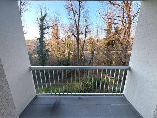 Le Port-Marly ? Appartement 4 pièces entièrement rénové, balcon, vue verdoyante, double box