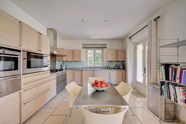 Vente Maison de luxe Saint-Rémy-de-Provence 6 Pièces 268 m²