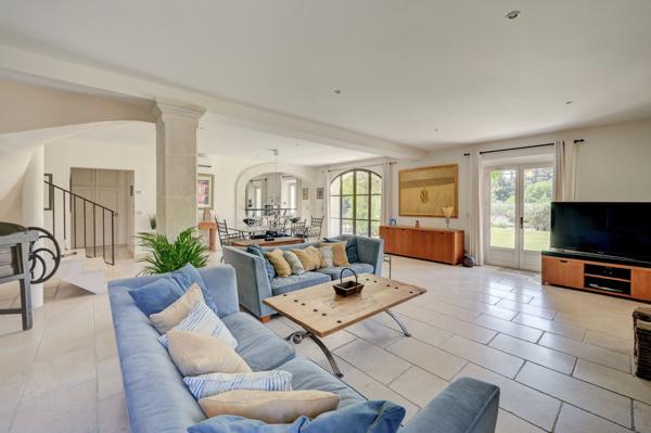 Vente Maison de luxe Saint-Rémy-de-Provence 6 Pièces 268 m²