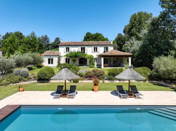 Vente Maison de luxe Saint-Rémy-de-Provence 6 Pièces 268 m²
