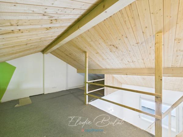 Maison de charme de plain-pied avec piscine chauffée et dépendances – MONTAILLEUR (73)