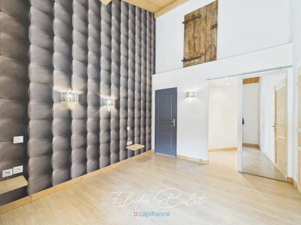 Maison de charme de plain-pied avec piscine chauffée et dépendances – MONTAILLEUR (73)