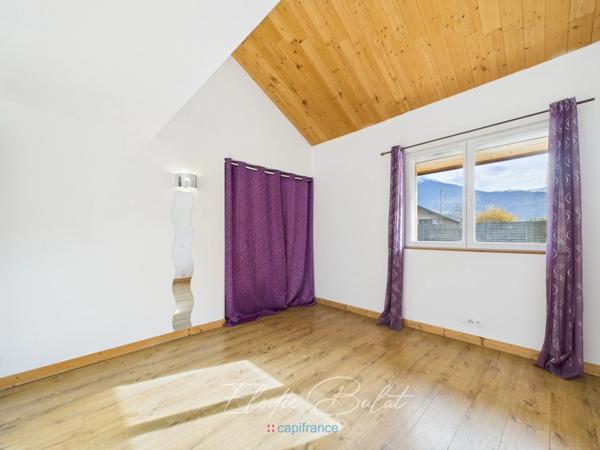 Maison de charme de plain-pied avec piscine chauffée et dépendances – MONTAILLEUR (73)