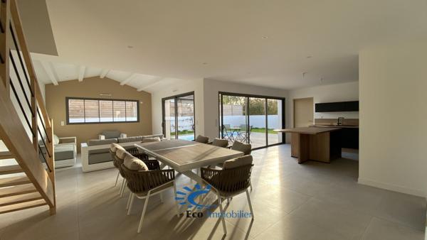 ANGOULINS SUR MER MAISON BORD DE MER 5 CHAMBRES PISCINE  Angoulins