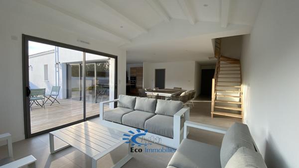 ANGOULINS SUR MER MAISON BORD DE MER 5 CHAMBRES PISCINE  Angoulins