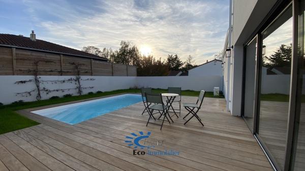 ANGOULINS SUR MER MAISON BORD DE MER 5 CHAMBRES PISCINE  Angoulins