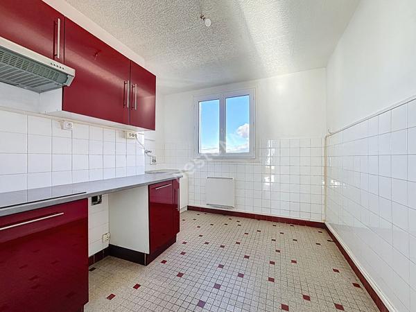 EXCLUSIVITE - Proche toutes commodités, appartement - 3 chambres - Cave & Garage