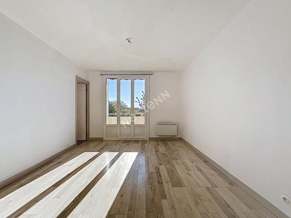 EXCLUSIVITE - Proche toutes commodités, appartement - 3 chambres - Cave & Garage