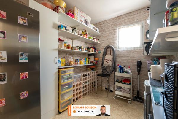 🏡 VOLUMES GÉNÉREUX, FINITIONS HAUT DE GAMME ET CADRE VERDOYANT : UNE PROPRIÉTÉ CONTEMPORAINE D’EXCEPTION 🏡