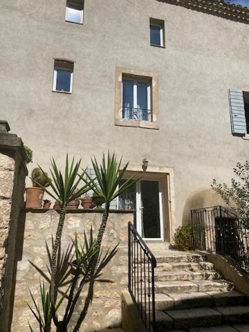 MAGNIFIQUE BASTIDE Provençale 213 m² avec  mezzanine et 210 m² Hangar