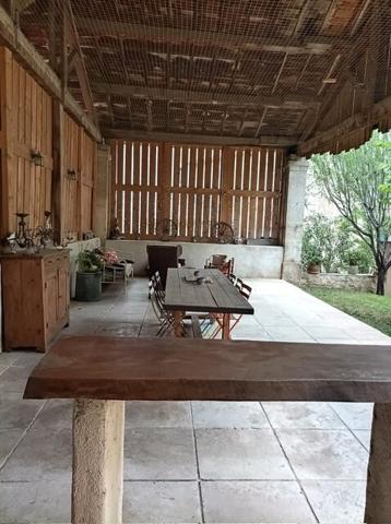 MAGNIFIQUE BASTIDE Provençale 213 m² avec  mezzanine et 210 m² Hangar